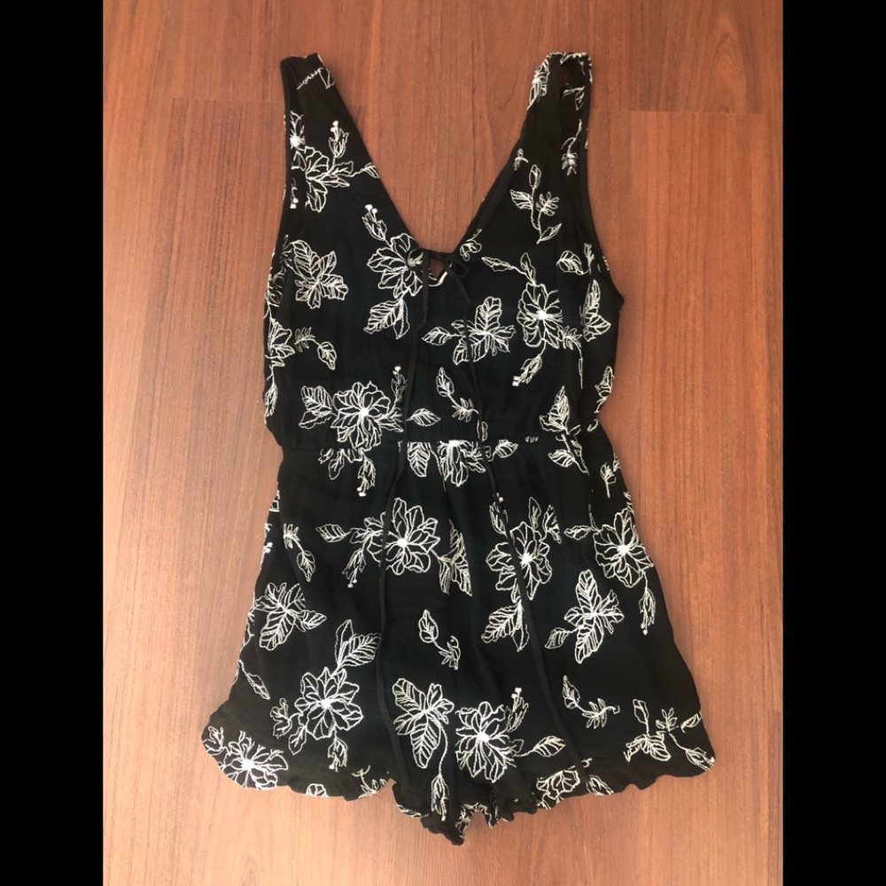 Black Sleeveless Romper